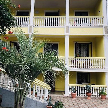 George'S House Hotel Kobuleti Ngoại thất bức ảnh